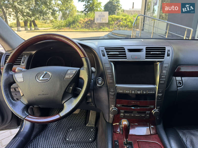 Седан Lexus LS 2007 в Шполе