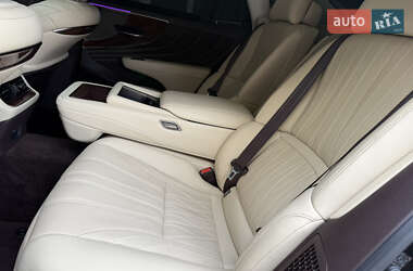 Седан Lexus LS 2018 в 