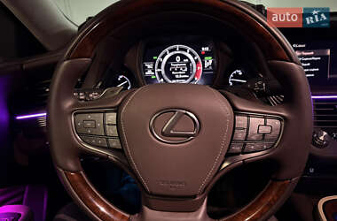 Седан Lexus LS 2018 в 