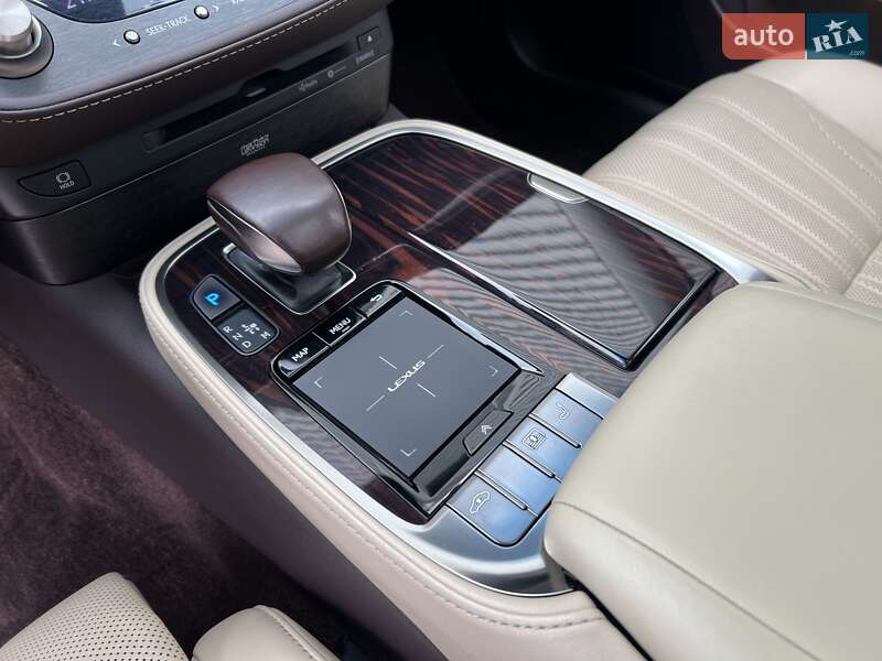 Седан Lexus LS 2018 в Киеве