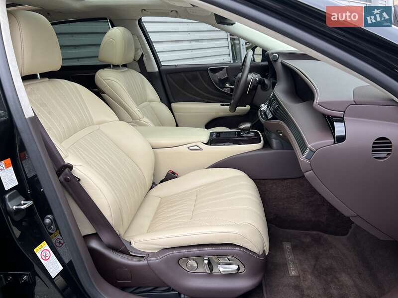Седан Lexus LS 2018 в Киеве