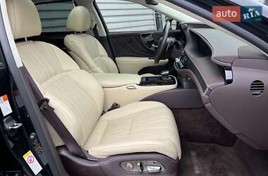 Седан Lexus LS 2018 в 