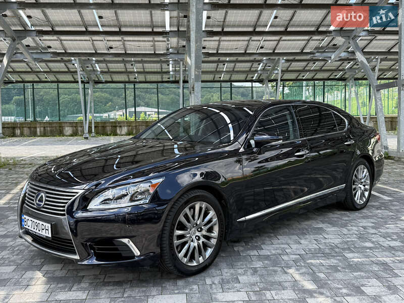 Седан Lexus LS 2013 в Львове