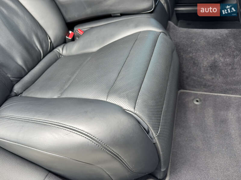 Седан Lexus LS 2012 в Киеве