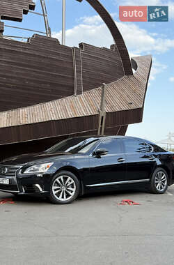 Седан Lexus LS 2013 в 