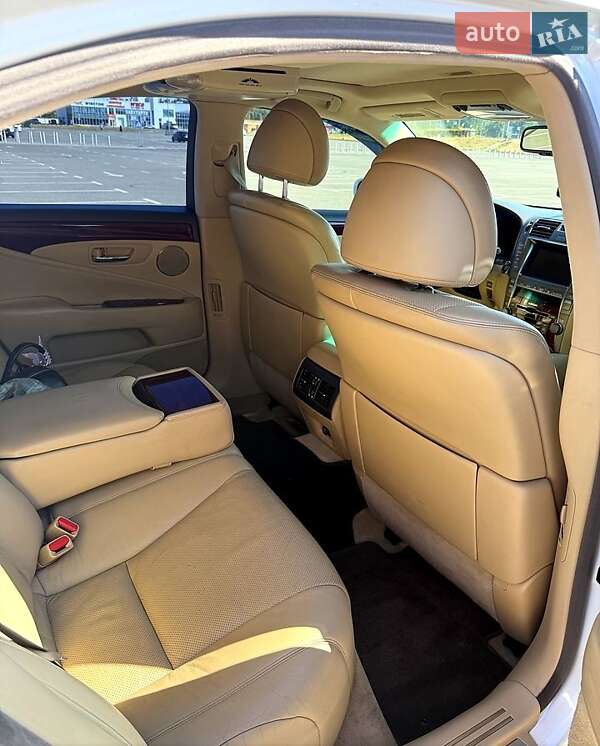 Седан Lexus LS 2009 в Києві