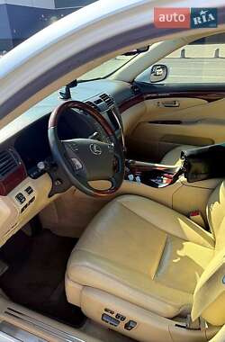 Седан Lexus LS 2009 в 