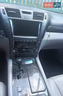 Седан Lexus LS 2006 в 