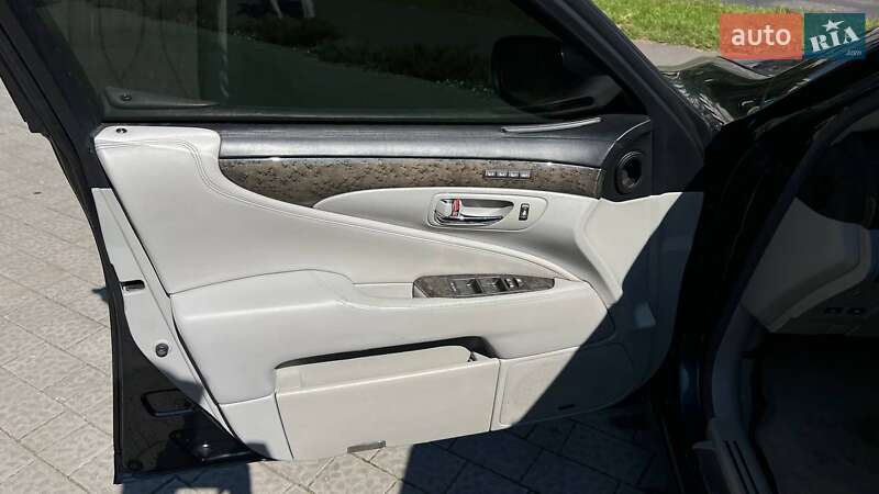 Седан Lexus LS 2007 в Львове фото 30 Седан Lexus LS 2007 в Львове