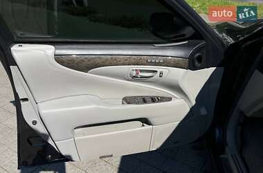Седан Lexus LS 2007 в 