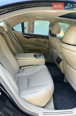 Седан Lexus LS 2007 в 