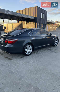 Седан Lexus LS 2007 в 
