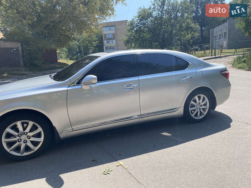 Седан Lexus LS 2007 в Полтаве