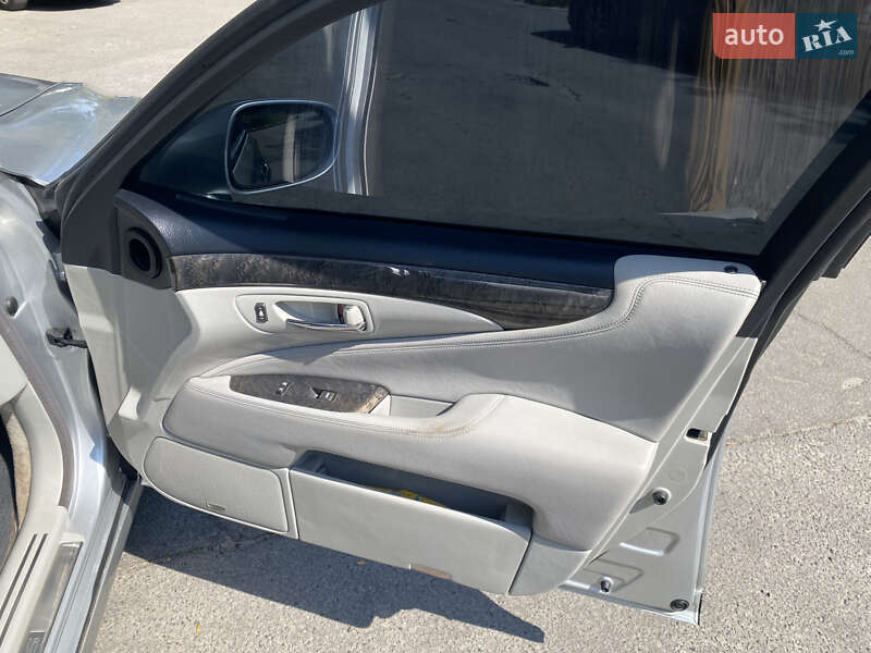 Седан Lexus LS 2007 в Полтаве