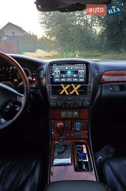 Седан Lexus LS 2004 в 