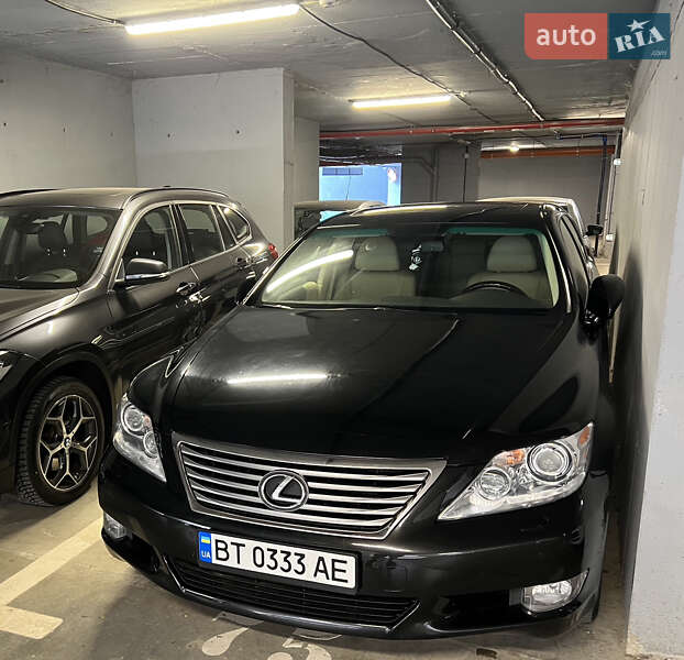 Lexus LS 2011