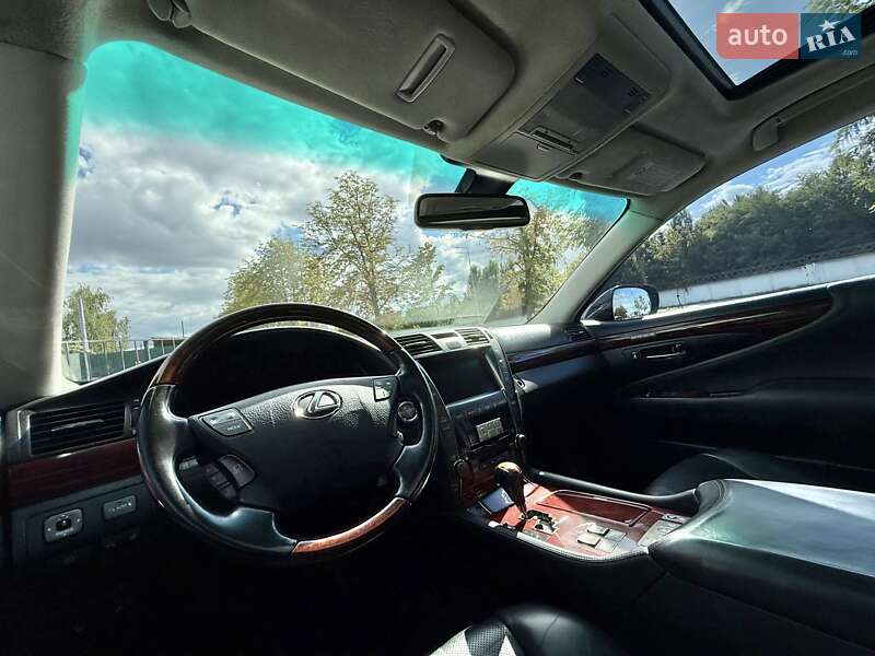 Седан Lexus LS 2009 в Киеве