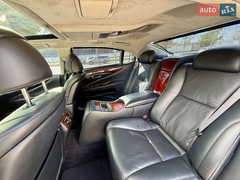Седан Lexus LS 2009 в Киеве