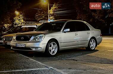 Седан Lexus LS 2000 в 