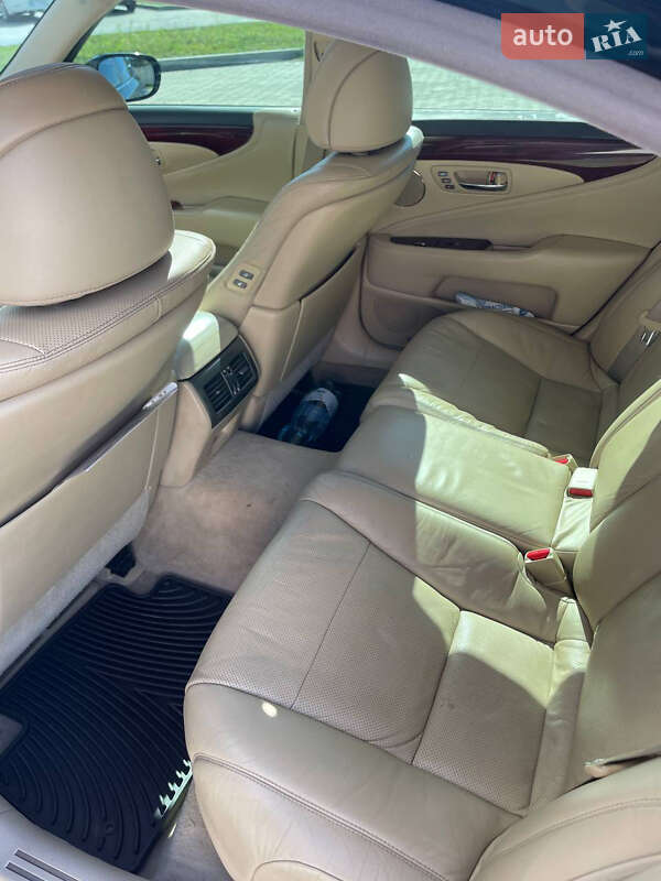 Седан Lexus LS 2007 в Новояворівську