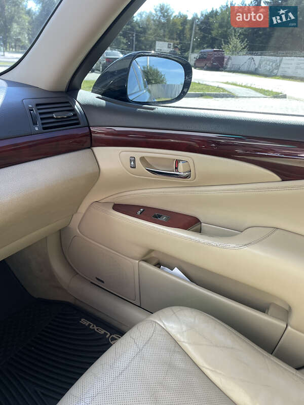 Седан Lexus LS 2007 в Новояворівську