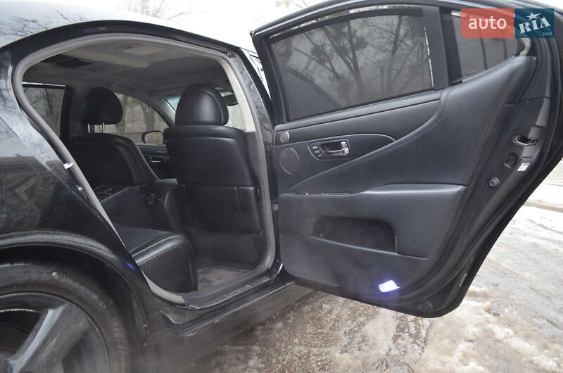 Седан Lexus LS 2007 в Киеве