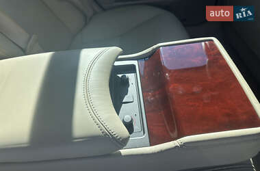 Седан Lexus LS 2011 в 