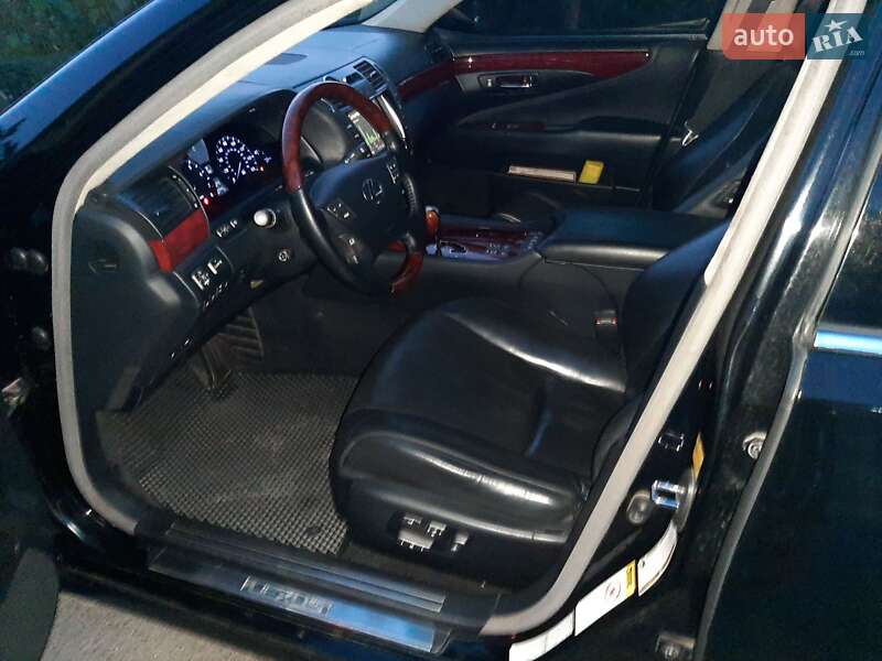 Седан Lexus LS 2007 в Киеве