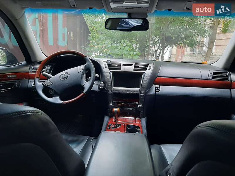 Седан Lexus LS 2007 в Киеве