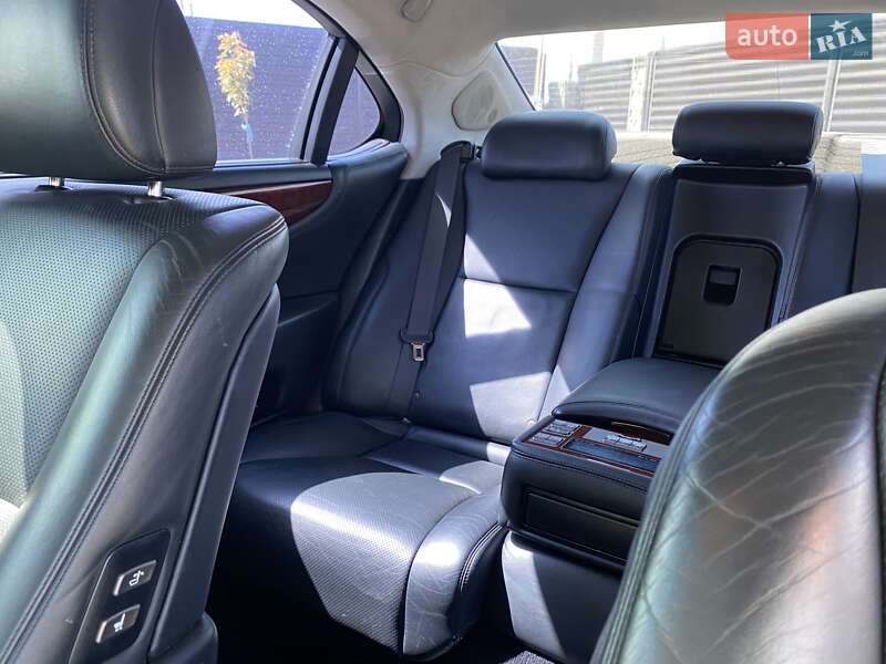 Седан Lexus LS 2008 в Луцьку