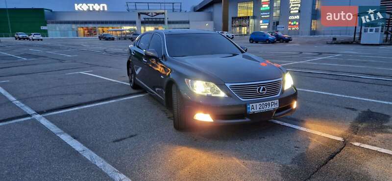 Седан Lexus LS 2007 в Киеве
