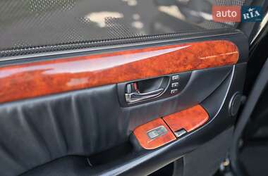 Седан Lexus LS 2005 в 