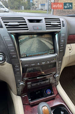 Седан Lexus LS 2006 в 