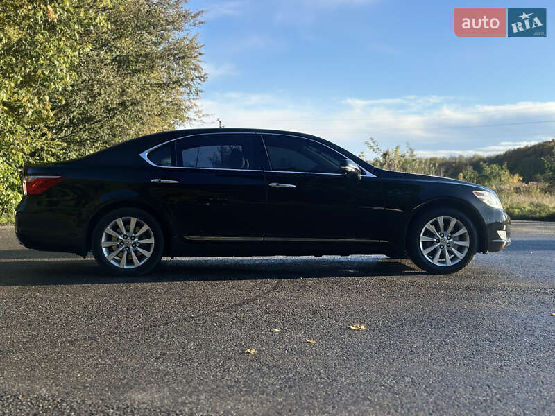Седан Lexus LS 2010 в Виннице