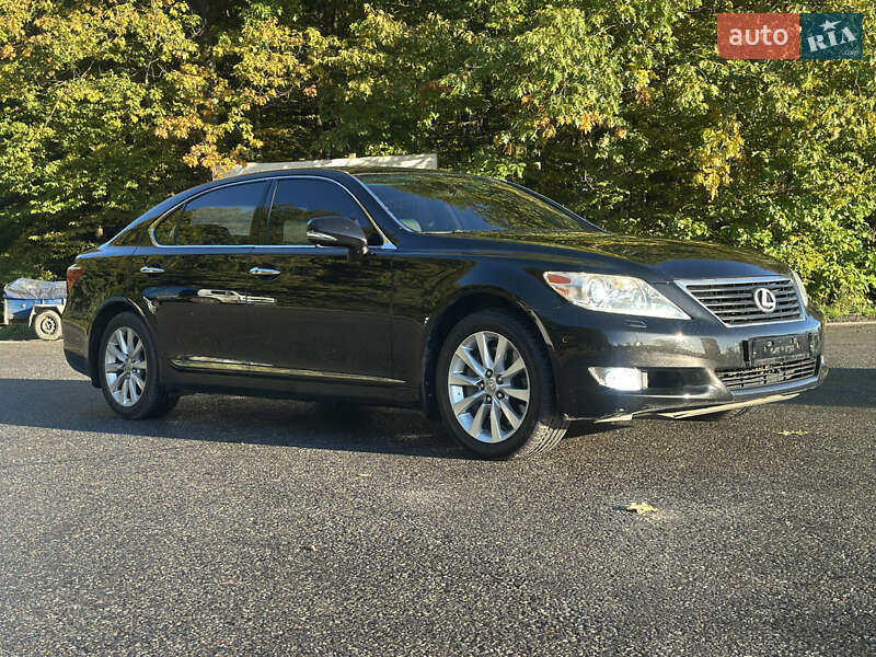 Седан Lexus LS 2010 в Виннице