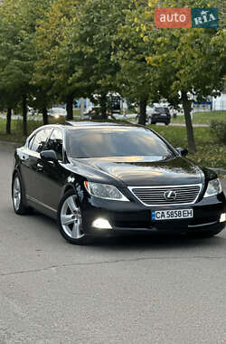 Седан Lexus LS 2007 в Умані
