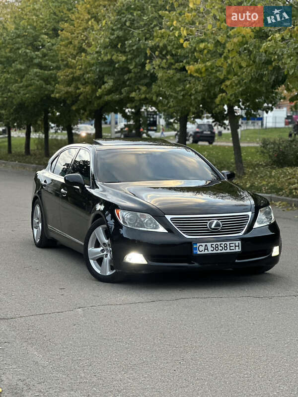 Седан Lexus LS 2007 в 