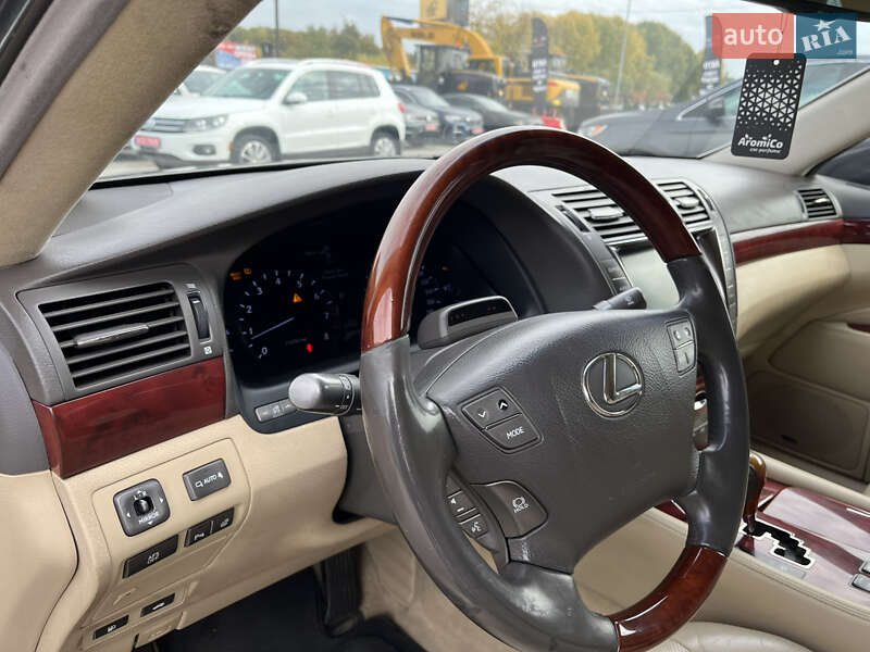 Седан Lexus LS 2007 в Львове