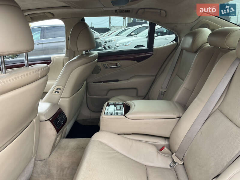 Седан Lexus LS 2007 в Львове