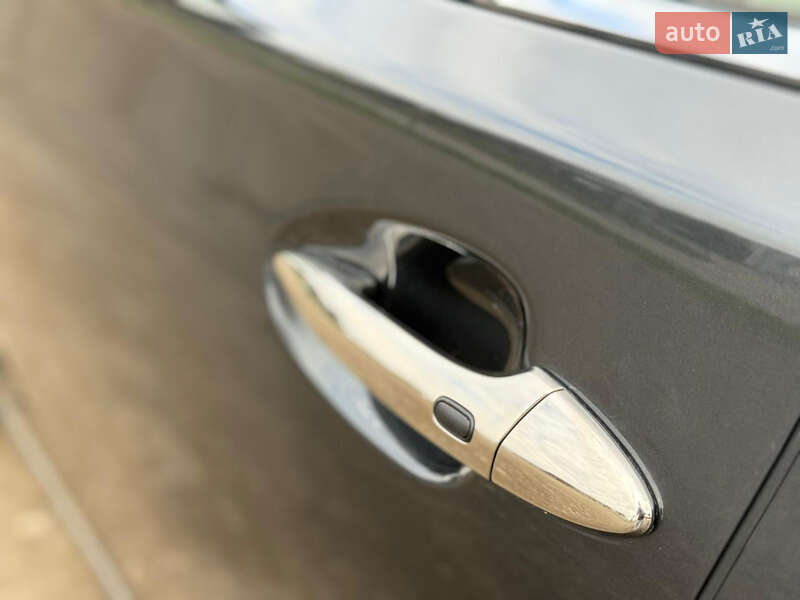 Седан Lexus LS 2011 в Івано-Франківську