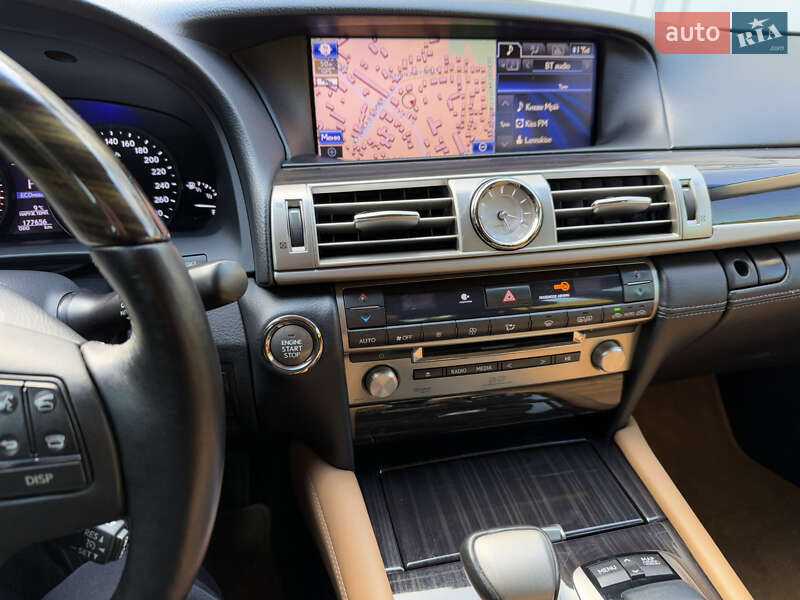 Седан Lexus LS 2012 в Умани
