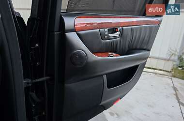 Седан Lexus LS 2005 в 