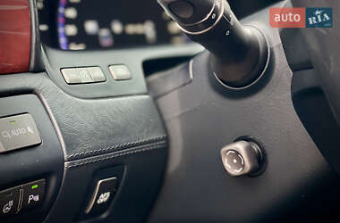 Седан Lexus LS 2012 в 