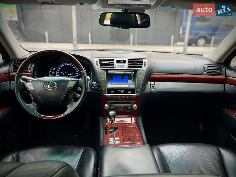 Седан Lexus LS 2012 в Киеве