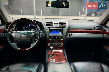 Седан Lexus LS 2012 в 