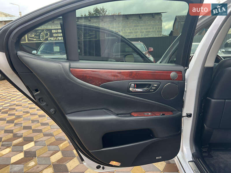Седан Lexus LS 2010 в Знаменке фото 16 Седан Lexus LS 2010 в Знаменке