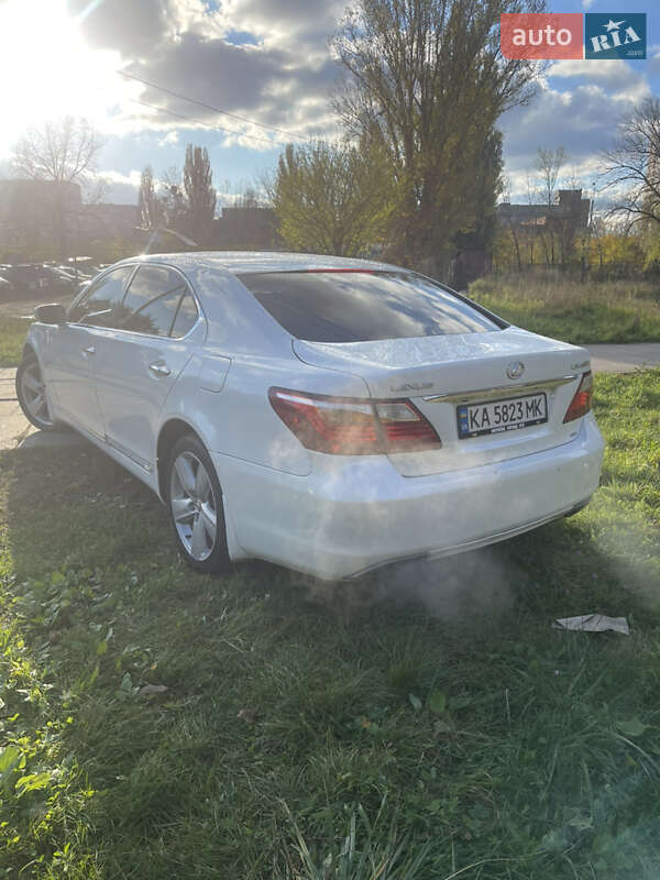 Седан Lexus LS 2010 в Киеве