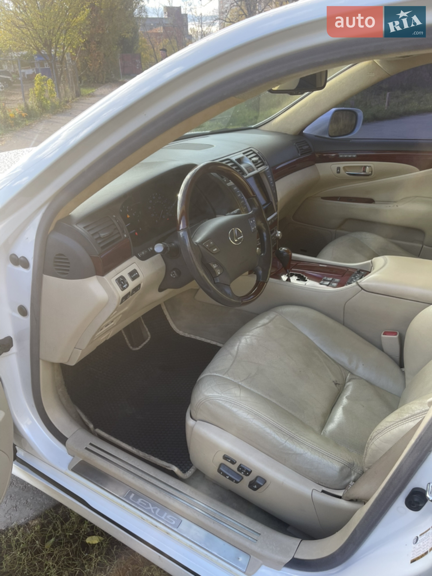 2010 Lexus LS - мініатюра 11