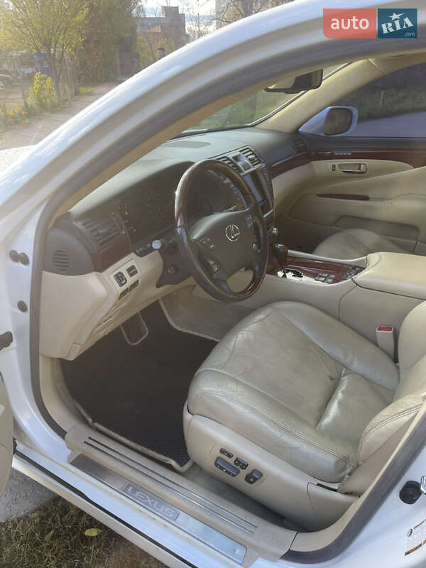 Седан Lexus LS 2010 в Киеве