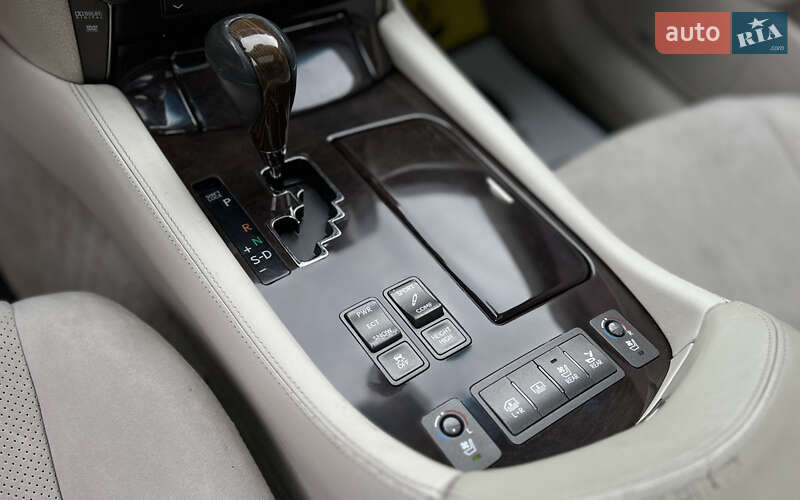 Седан Lexus LS 2007 в Львові